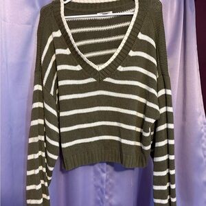 American Eagle Cropped Striped V-Neck Sweater